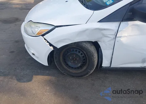 2012 Ford Focus S z USA, uszkodzony, nr VIN 1FAHP3E28CL276235